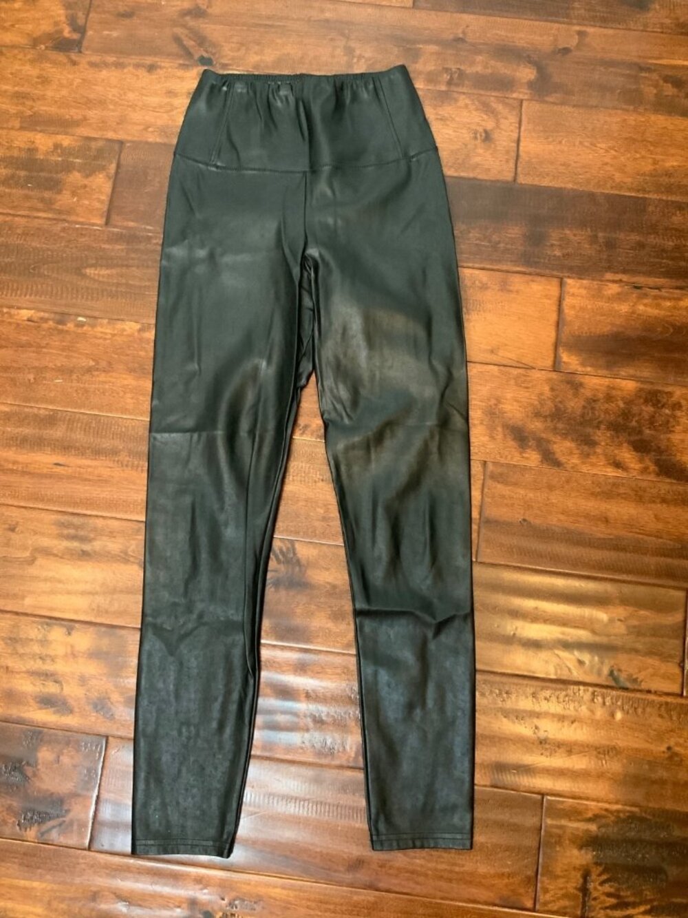 Wilfred Free Aritzia Black Vegan Leather Leggings, Size M